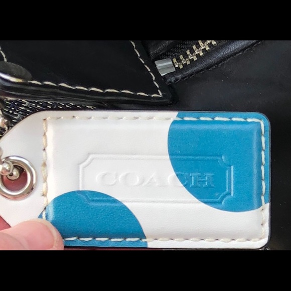 Coach Hamptons Shoulder Bag AUTHENTIC EUC - Picture 3 of 6